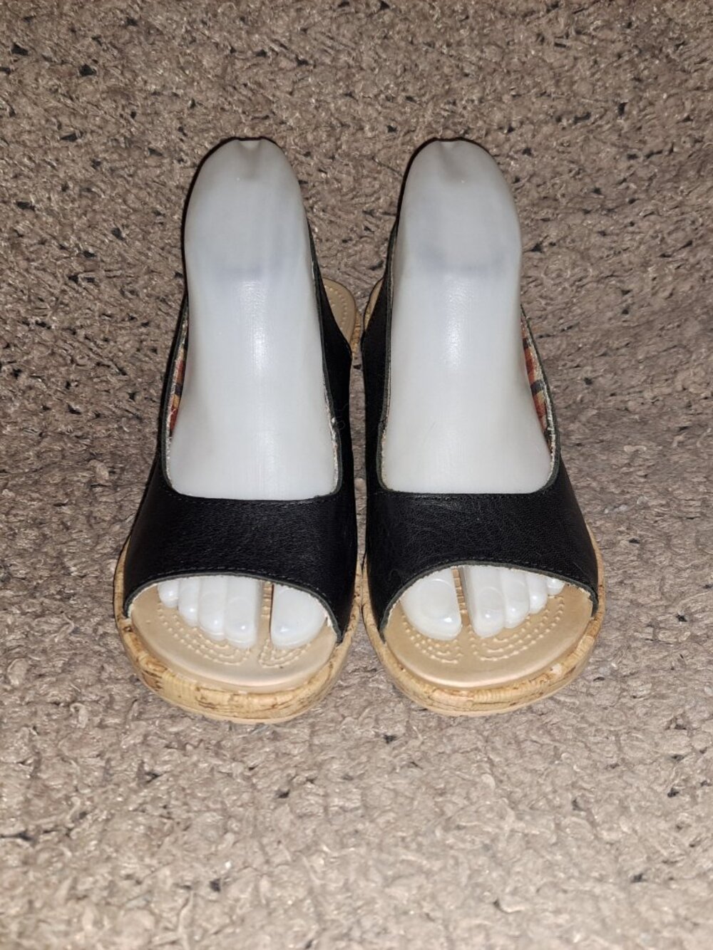 CROCS-A-Leigh Black Leather Slingback Cork Wedge Sandals-Size 7-Excellent - Picture 3 of 8